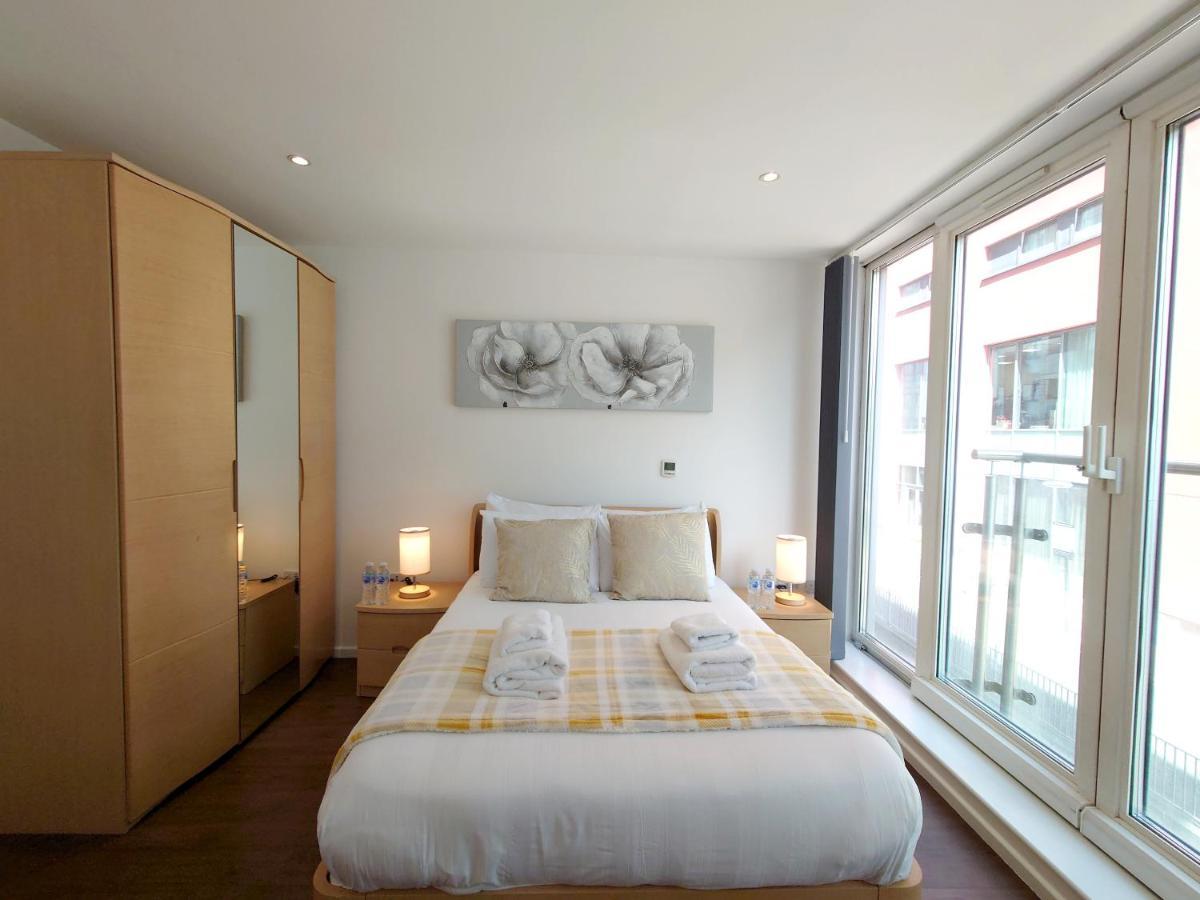 Fully Serviced Two Bed Apartment By Excel & O2 Londra Esterno foto